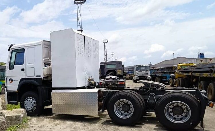 Truck head 1